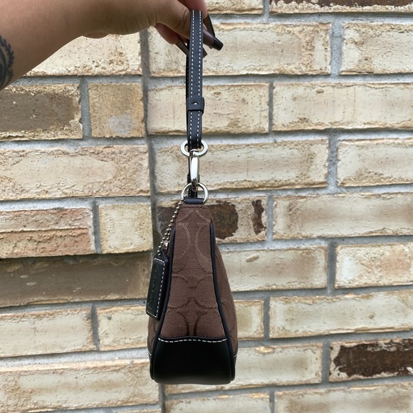 Coach Y2K Brown Coach Demi Baguette - Picture 4 of 7